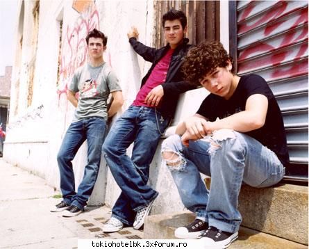 jonas brothers - lavundtom - alte formatii/cantareti.cantarete care ne plac