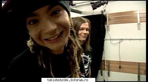 tom in ich bin da - la uita-te la zambetul lui tom in poza asta - poze din videoclipuri